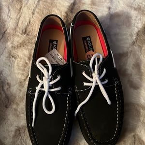 men’s size 10 black shoe